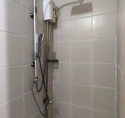 Netflix, Destina At Jazz Residences Makati, Metromanila 4*