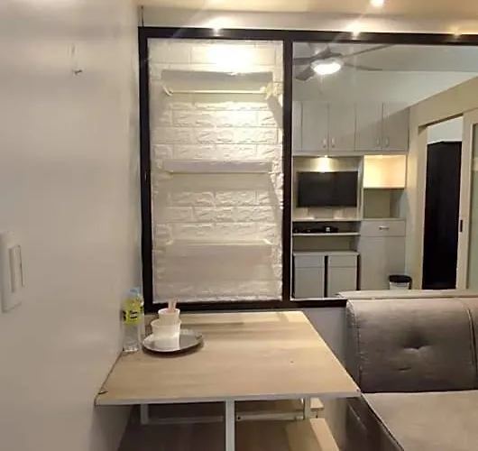 Netflix, Destina At Jazz Residences Makati, Metromanila