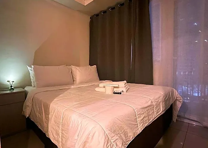 Netflix, Destina At Jazz Residences Makati, Metromanila Hotel 4*